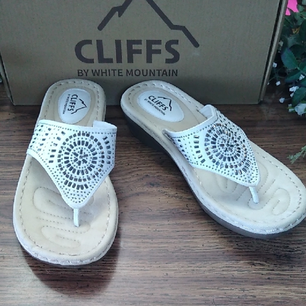Cliffs by White Mountain Women's White Sandals